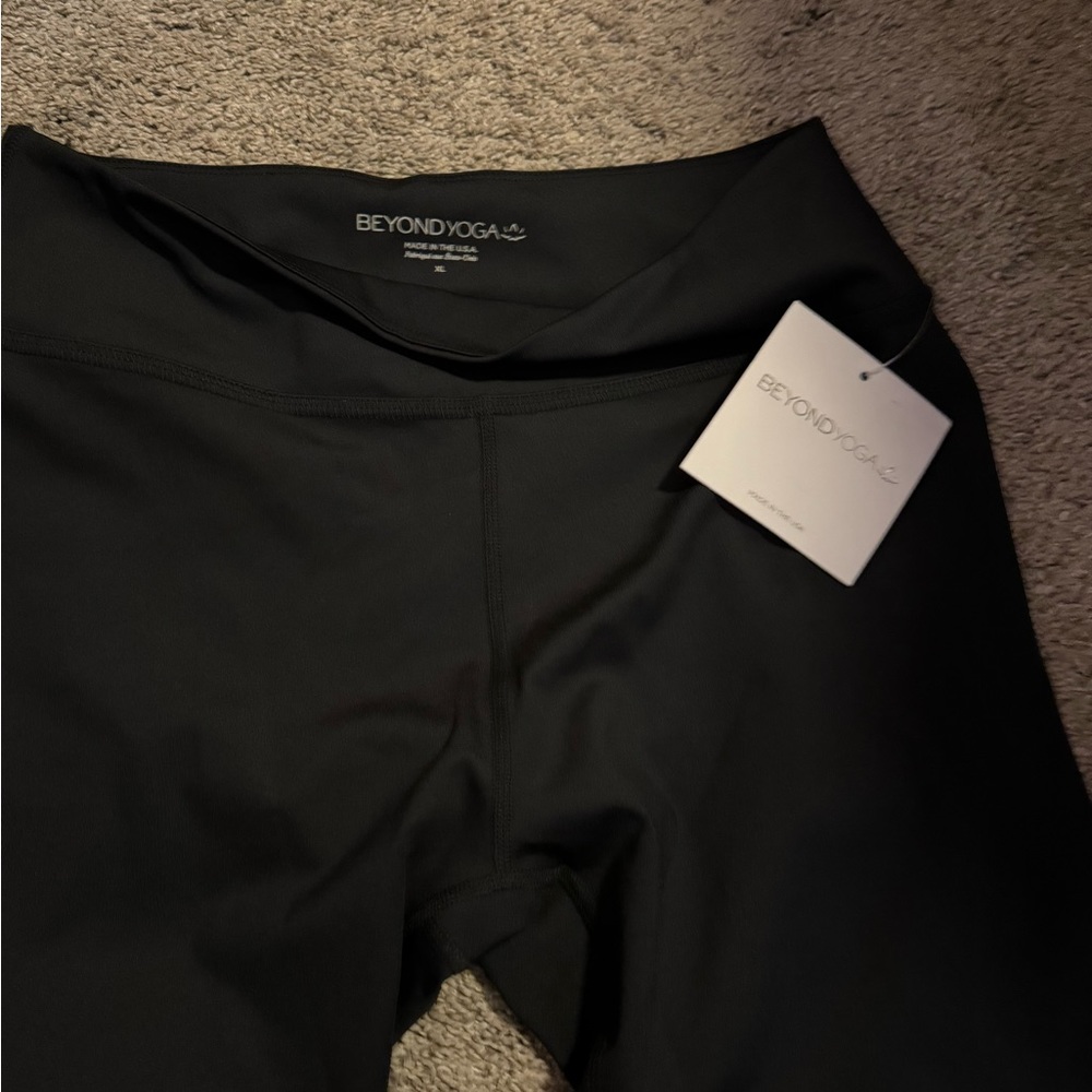 Beyond Yoga 3/4 perforated leggings